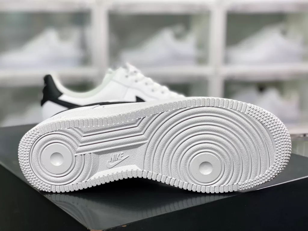 Nike Air Force 1'07 Low Nike Air Force 1'07 Low