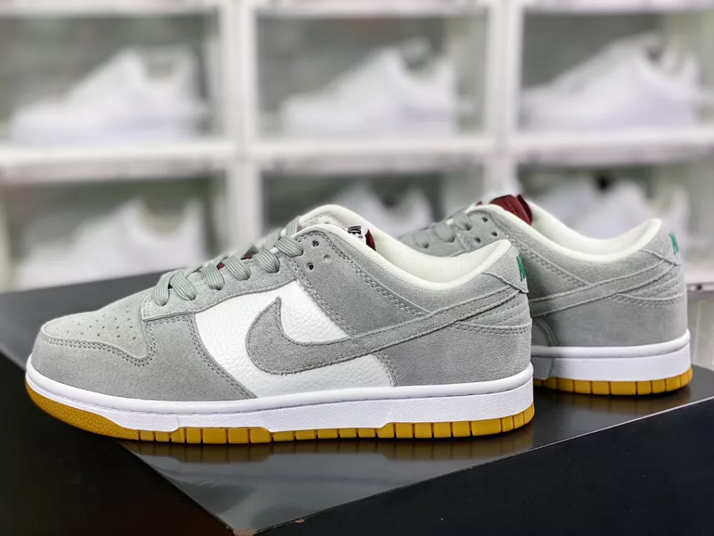 Nike By You SB Dunk Low Retro SP Dunk Collection Low Top Casual Sports Skateboarding Board Shoe Nike By You SB Dunk Low Retro SP Dunk Collection Low Top Casual Sports Skateboarding Board Shoe