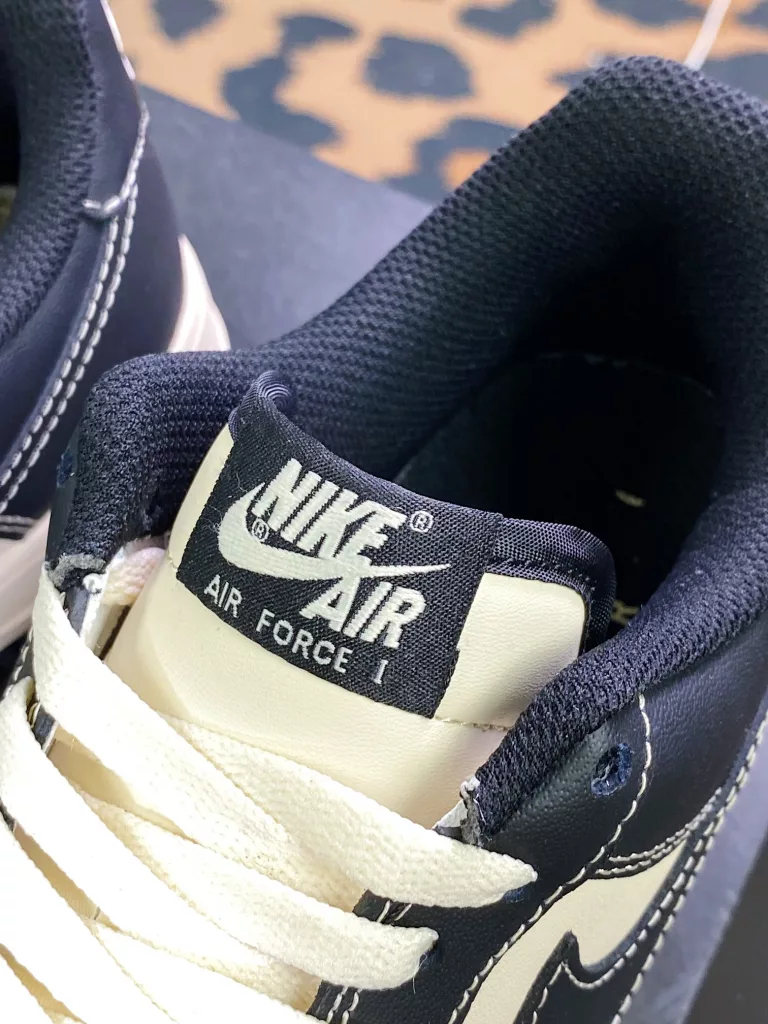 Nike Air Force 1'07 Low Nike Air Force 1'07 Low