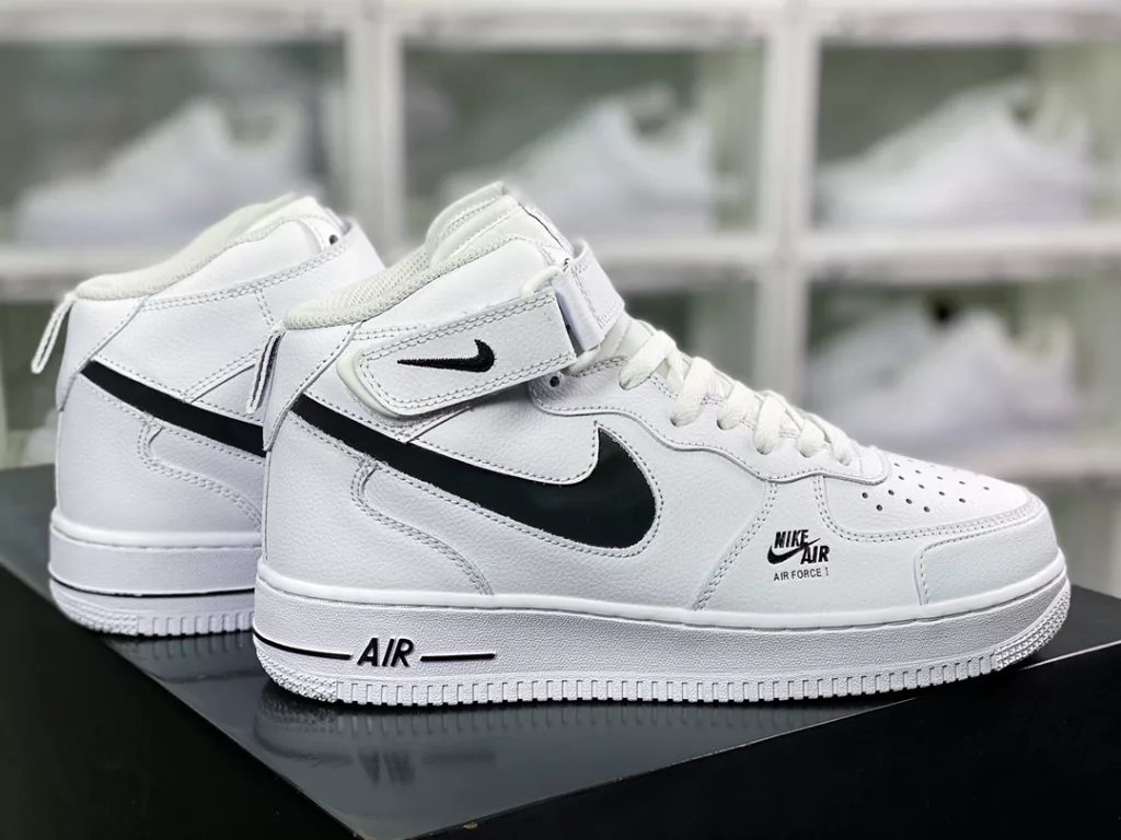 Nike Air Force 1 ´ 07 LV8 Mid Premium Nike Air Force 1 ´ 07 LV8 Mid Premium