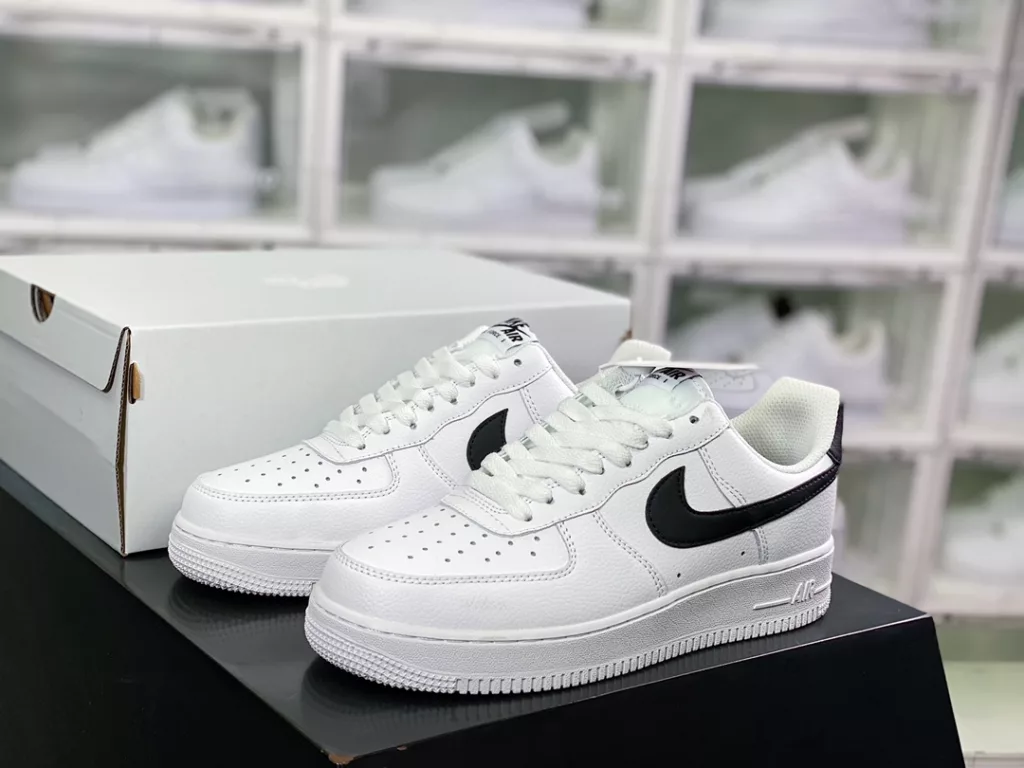 Nike Air Force 1'07 Low Nike Air Force 1'07 Low