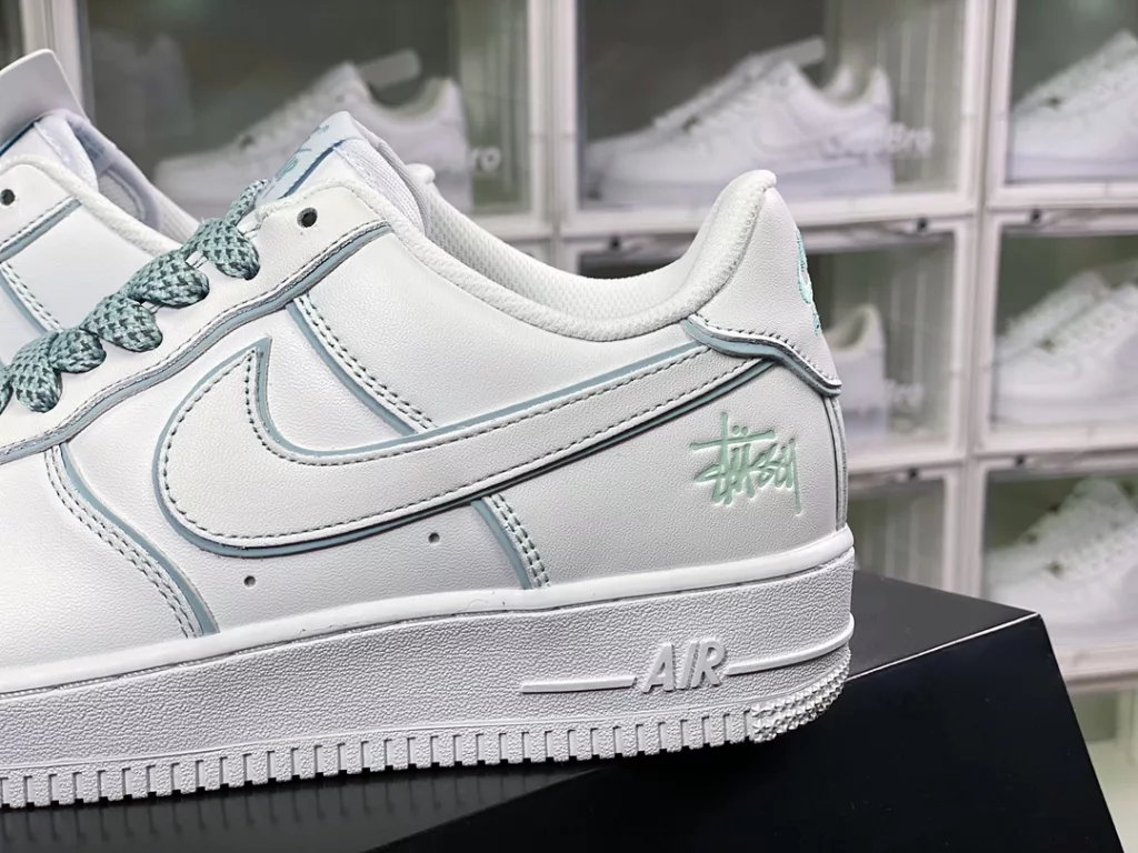 The street fashion brand of the American ancestor Stussy x Air Force 1 ´ 07 The street fashion brand of the American ancestor Stussy x Air Force 1 ´ 07