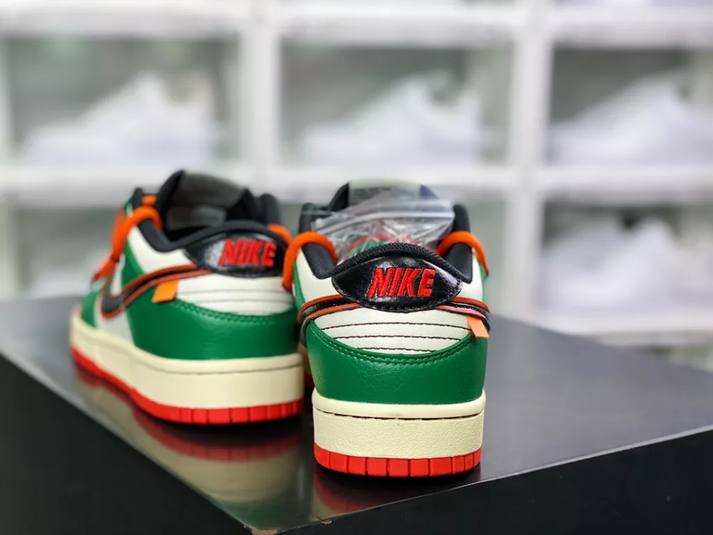 Nike SB Dunk Low Nike SB Dunk Low