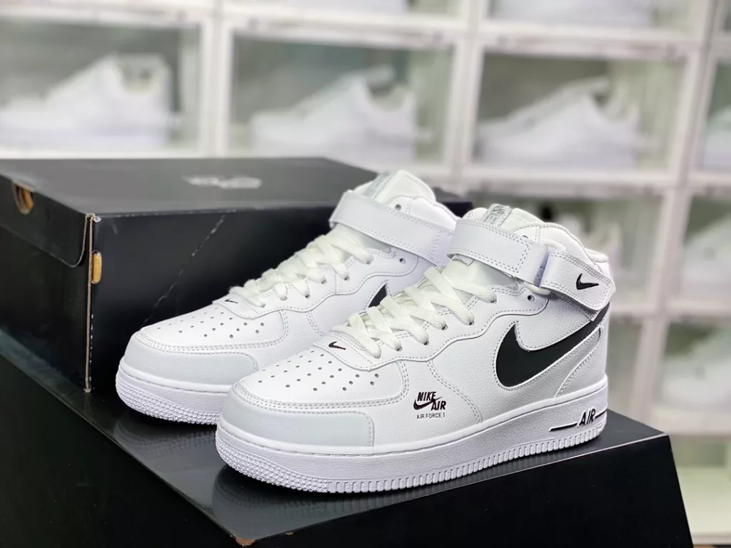 Nike Air Force 1 ´ 07 LV8 Mid Premium Nike Air Force 1 ´ 07 LV8 Mid Premium