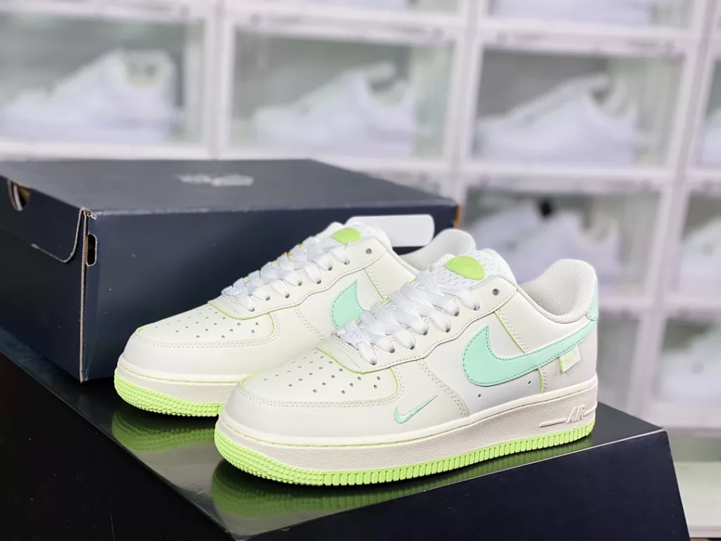 Nike Air Force 1 ´ 07 Low Nike Air Force 1 ´ 07 Low