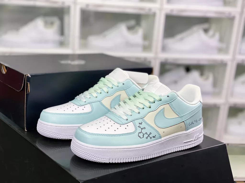 Nike Air Force 1 07 LV8 Nike Air Force 1 07 LV8