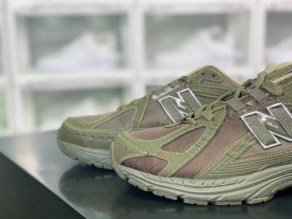 NB M1906R series retro dad style casual sports jogging shoes NB M1906R series retro dad style casual sports jogging shoes