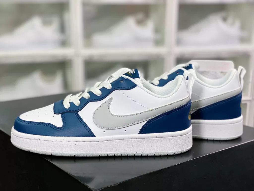 Nike SB Dunk Low Nike SB Dunk Low