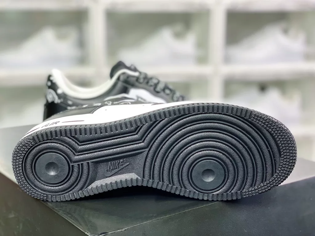 Nike Air Force 1'07 Low Nike Air Force 1'07 Low