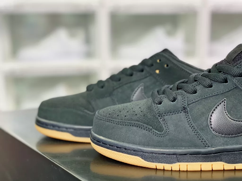 SB Dunk Low Pro SB Dunk Low Pro
