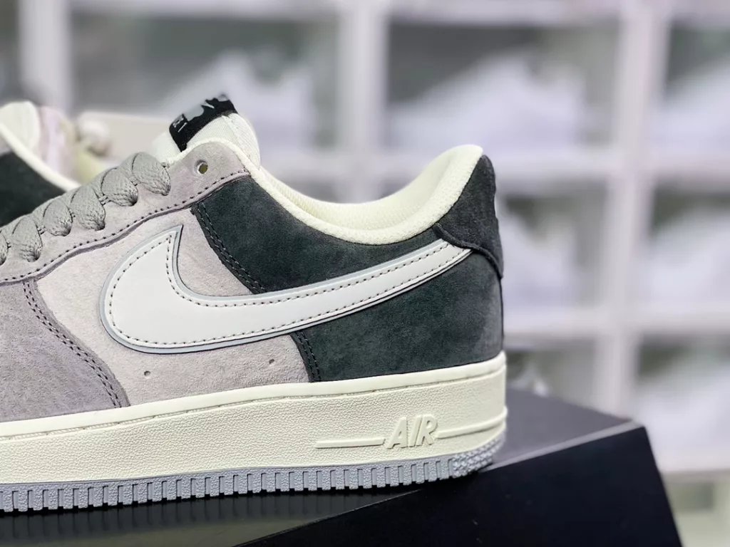 Nike Air Force 1'07 Low LX Nike Air Force 1'07 Low LX