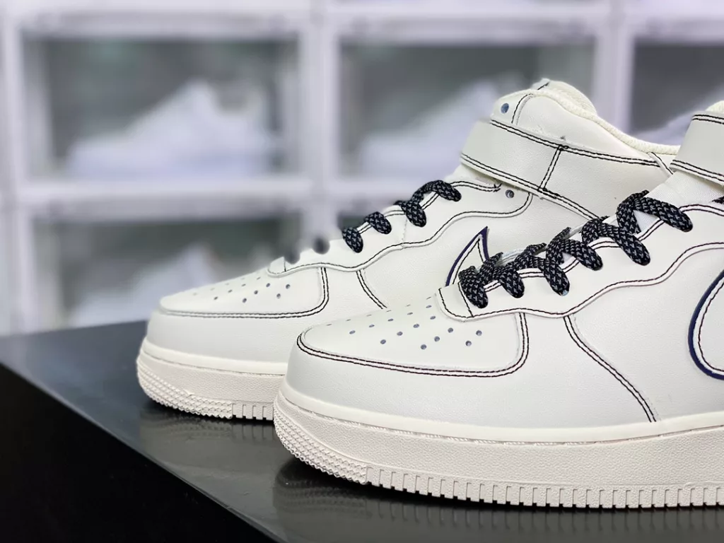 Nike Air Force 1'07 Mid Nike Air Force 1'07 Mid