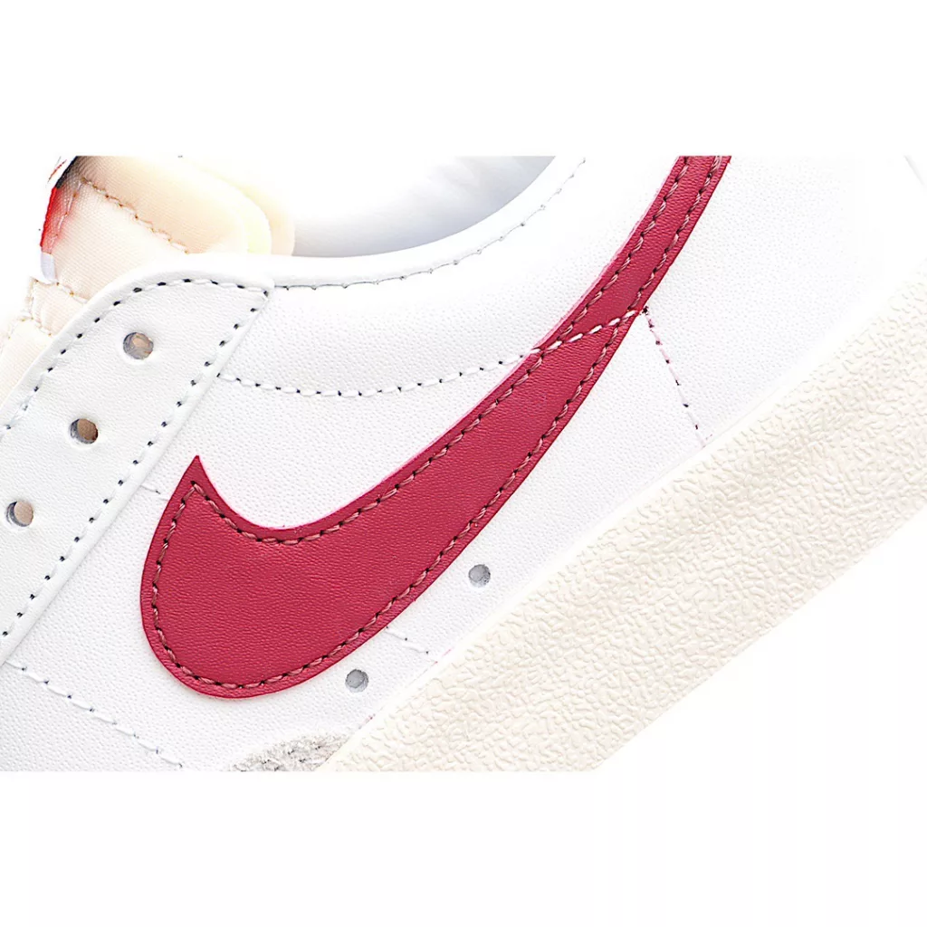 The Nike Blazer Mid '1977 Vintage Low The Nike Blazer Mid '1977 Vintage Low