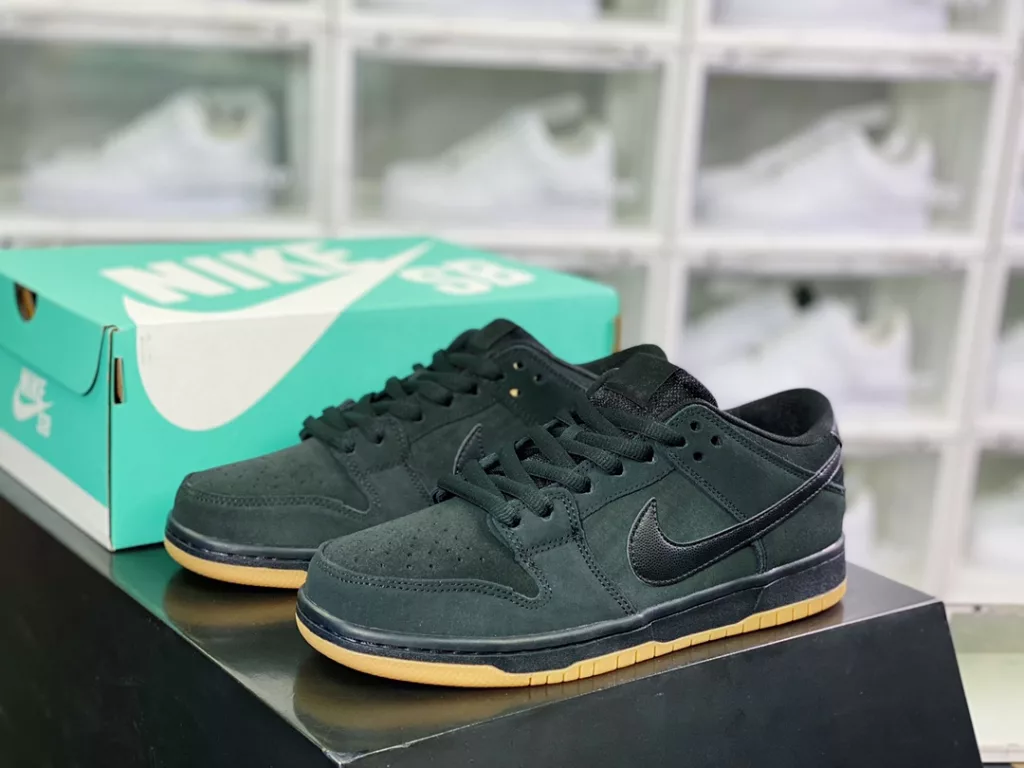 SB Dunk Low Pro SB Dunk Low Pro