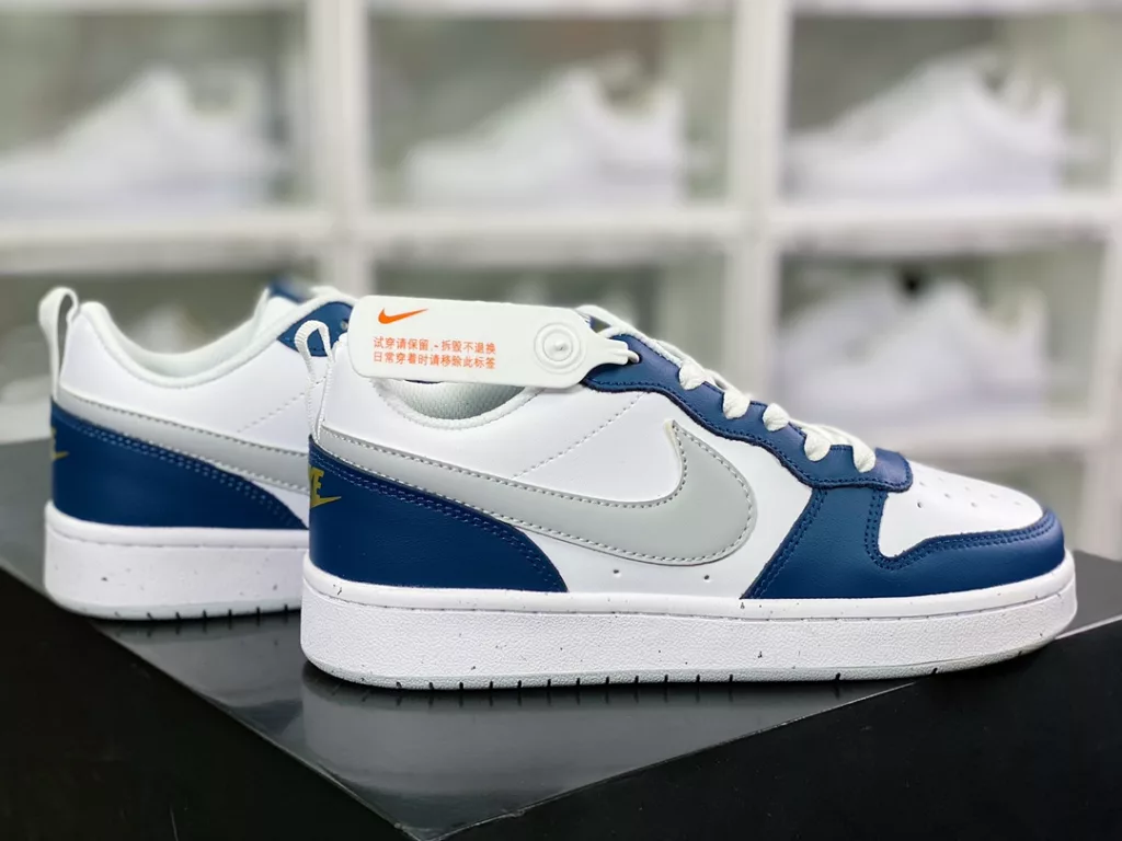 Nike SB Dunk Low Nike SB Dunk Low
