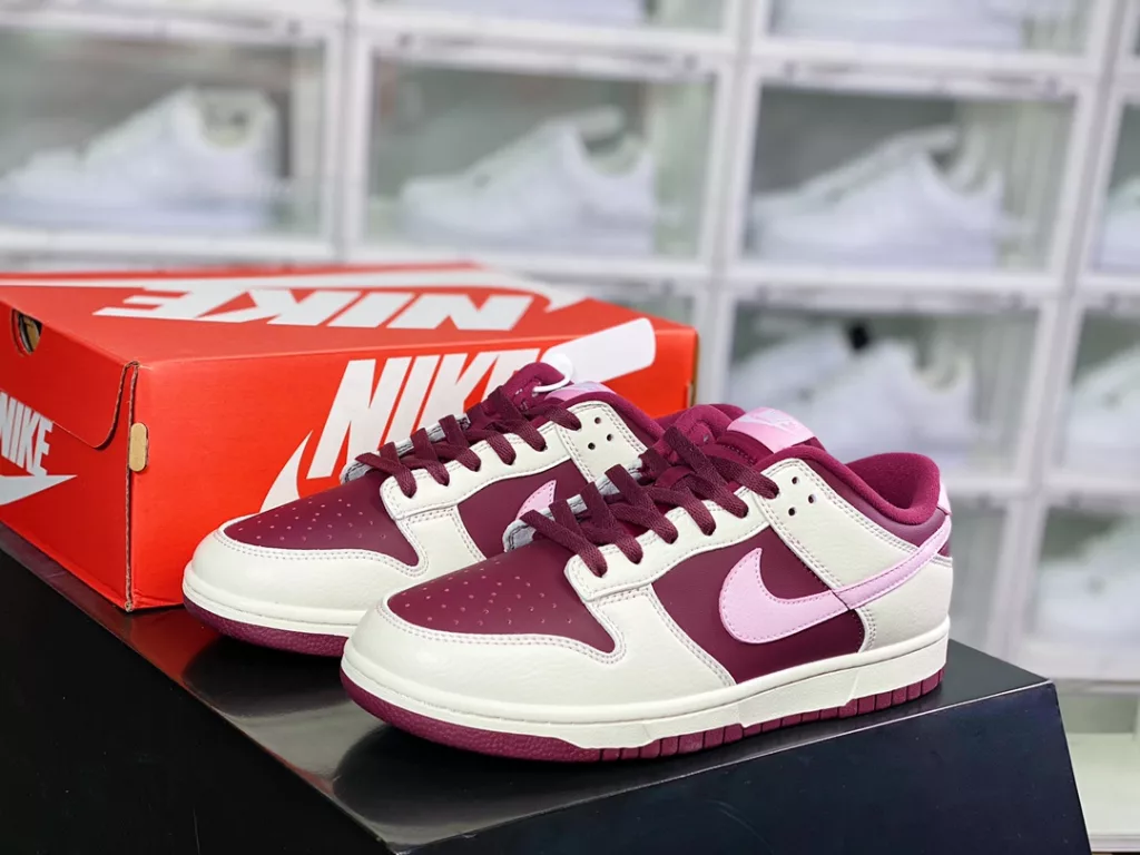 Nike SB Dunk Low Nike SB Dunk Low