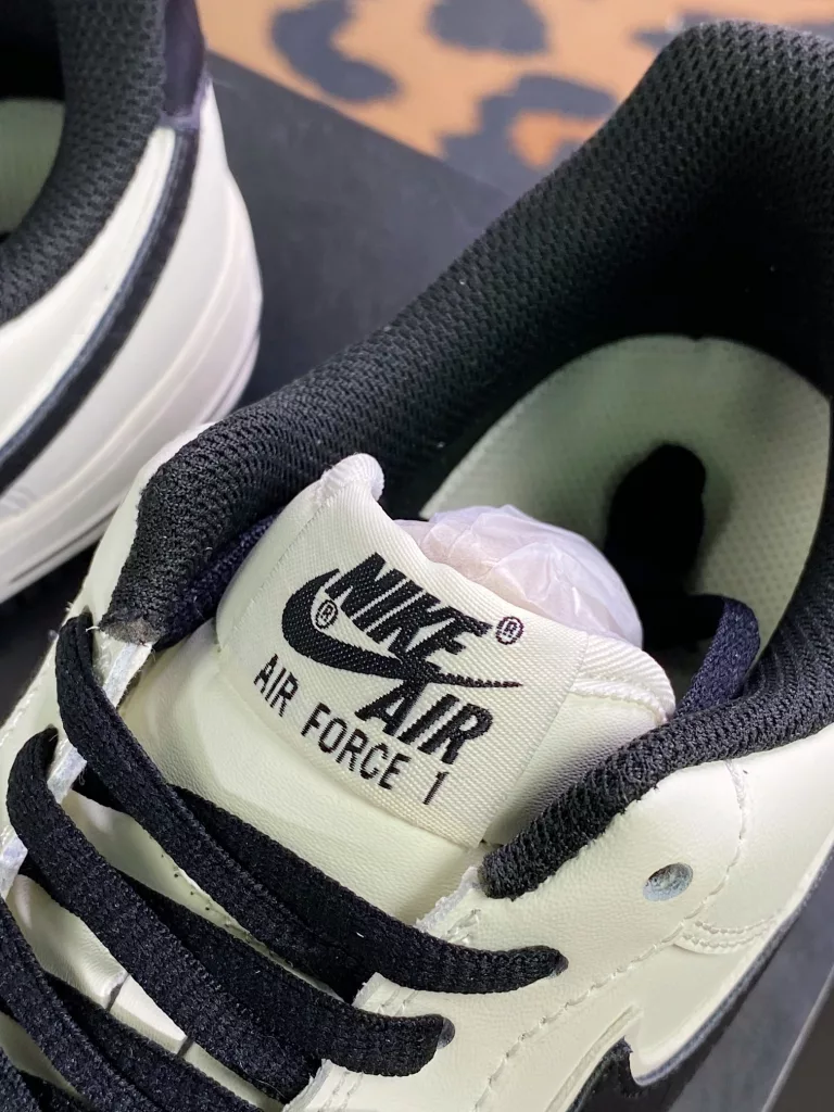 Nike Air Force 1'07 Low Nike Air Force 1'07 Low