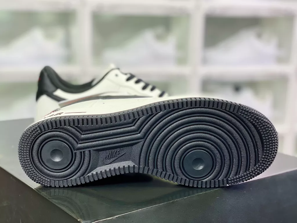 Nike Air Force 1'07 Low Nike Air Force 1'07 Low