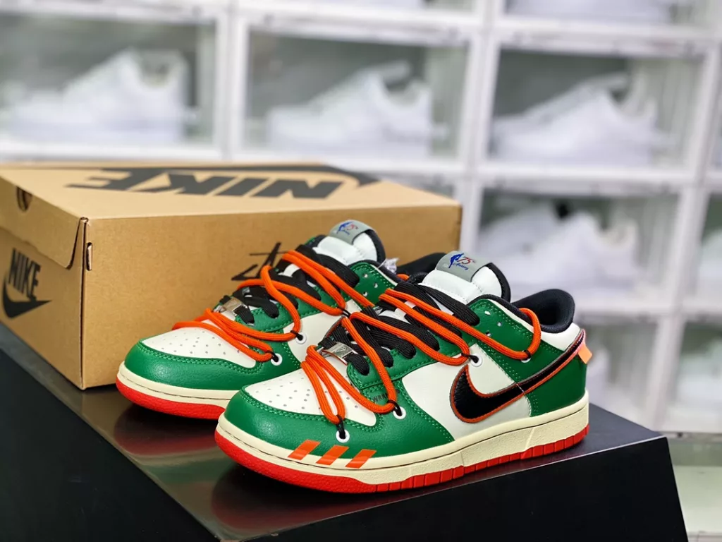 Nike SB Dunk Low Nike SB Dunk Low