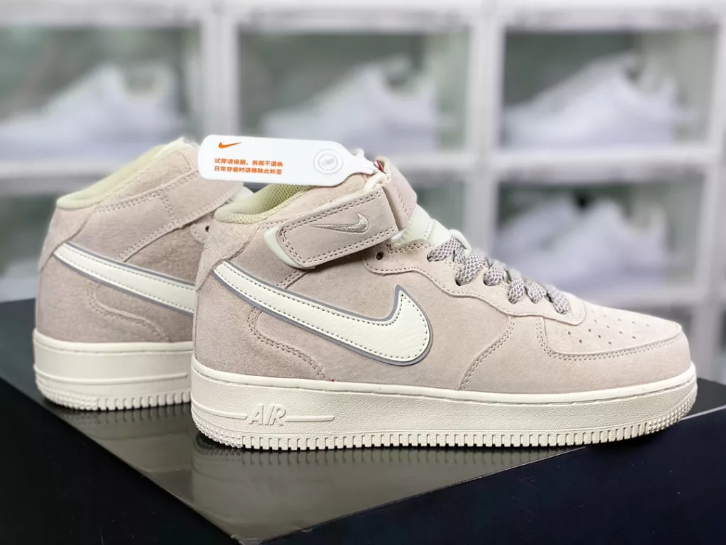 Air Force 1 ´ 07 Mid Suede Air Force 1 ´ 07 Mid Suede