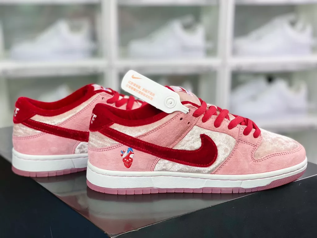 Nike SB Dunk Low Nike SB Dunk Low