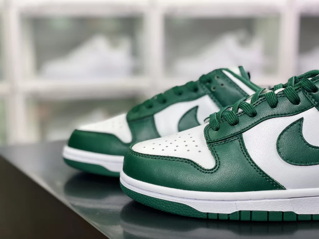Nike SB Dunk Low Nike SB Dunk Low