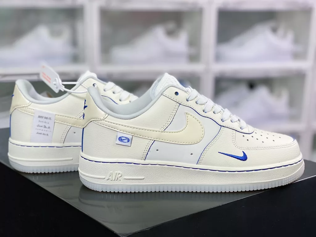 Nike Air Force 1'07 Low Nike Air Force 1'07 Low