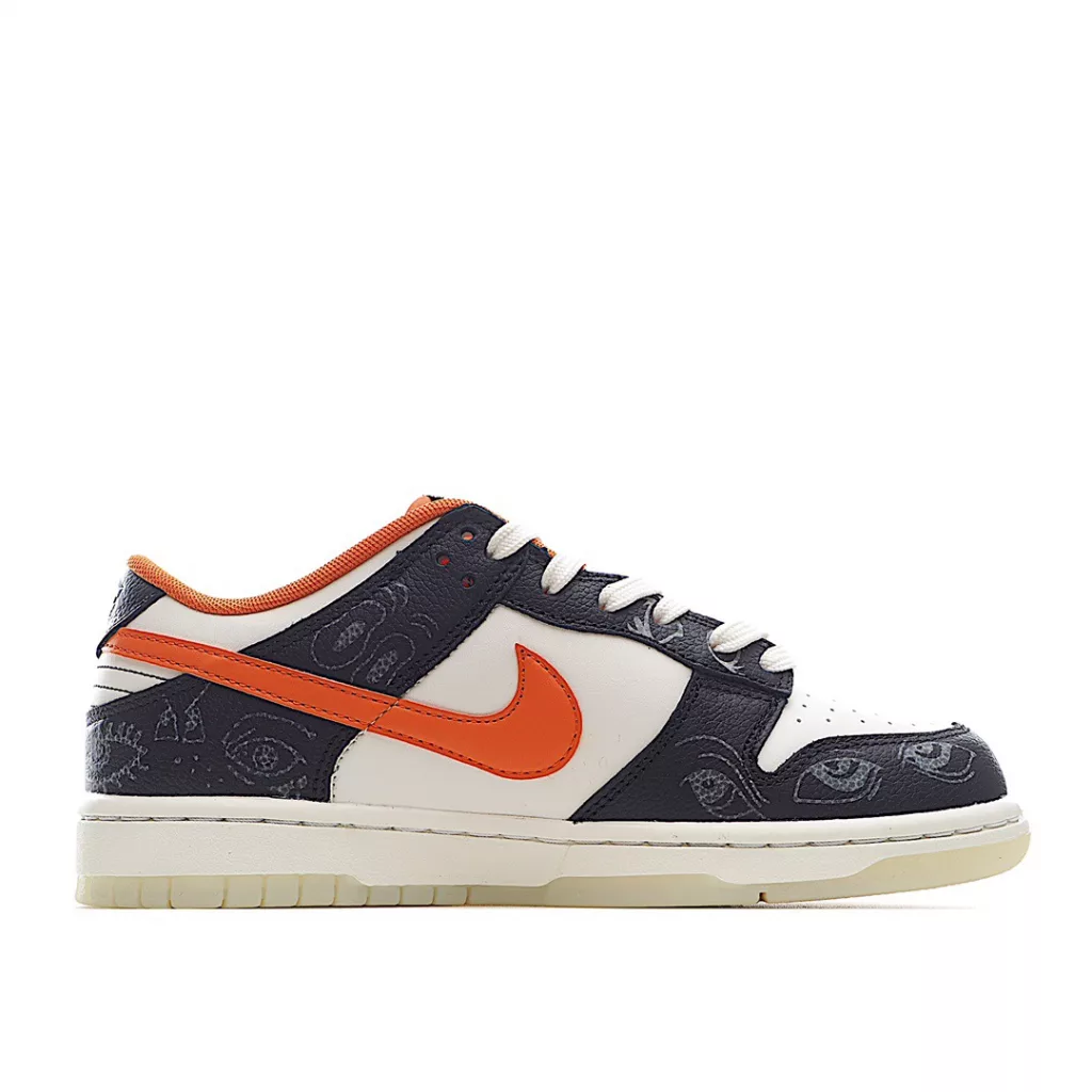 Nike Dunk SB Low Halloween Black and White Orange Glow π Chunyuan's original shoe development features a black and white stitching on the body, paired with an orange Swoosh, lining, and tongue, creating a classic Nike Dunk SB Low Halloween Black and White Orange Glow π Chunyuan's original shoe development features a black and white stitching on the body, paired with an orange Swoosh, lining, and tongue, creating a classic