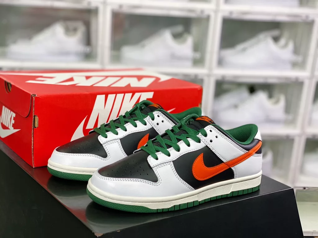 Nike By You SB Dunk Low Retro SP Dunk Collection Low Top Casual Sports Skateboarding Board Shoe Nike By You SB Dunk Low Retro SP Dunk Collection Low Top Casual Sports Skateboarding Board Shoe