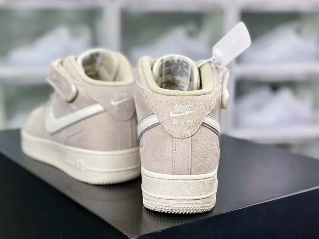 Air Force 1 ´ 07 Mid Suede Air Force 1 ´ 07 Mid Suede