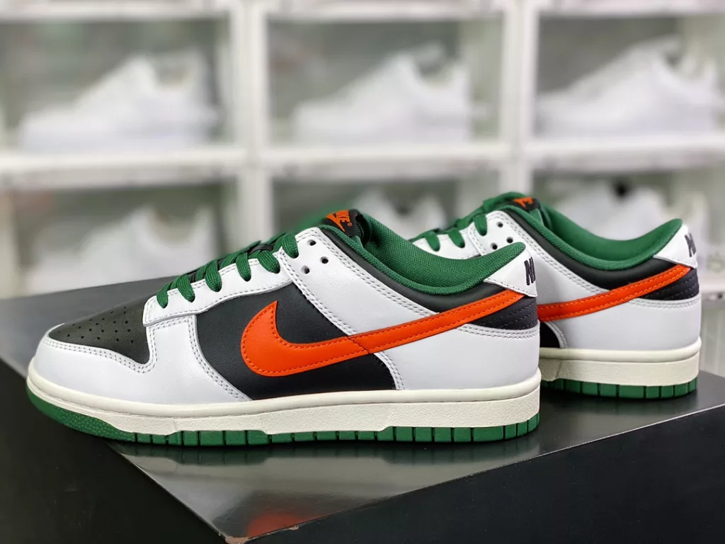 Nike By You SB Dunk Low Retro SP Dunk Collection Low Top Casual Sports Skateboarding Board Shoe Nike By You SB Dunk Low Retro SP Dunk Collection Low Top Casual Sports Skateboarding Board Shoe