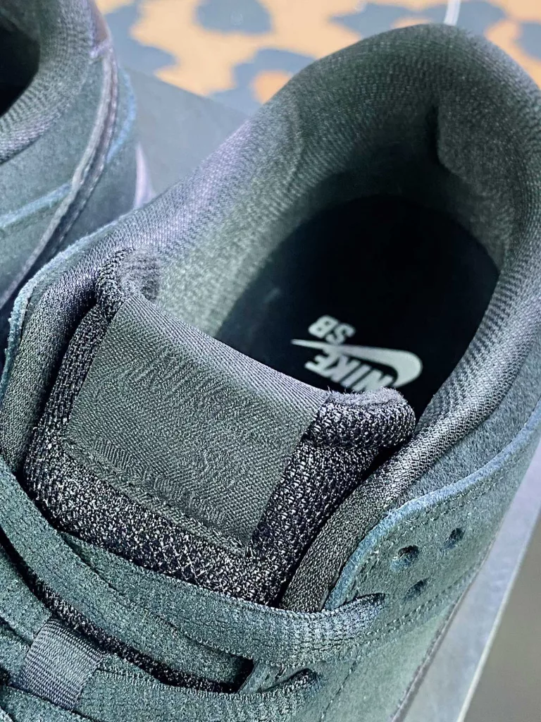 SB Dunk Low Pro SB Dunk Low Pro