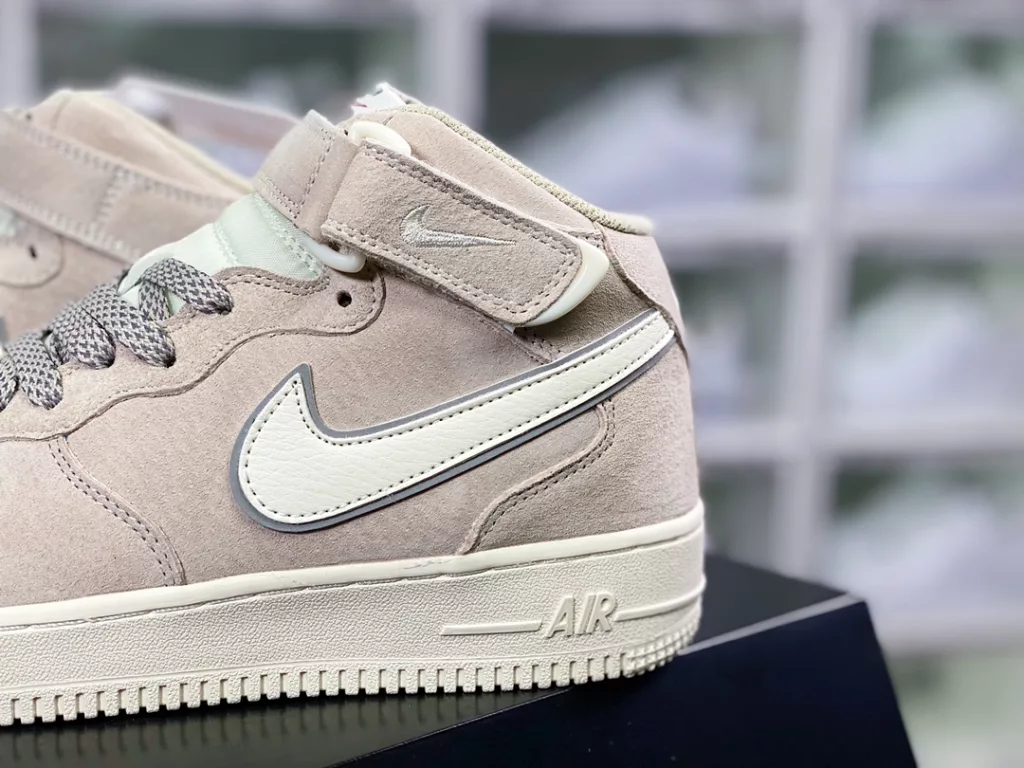 Air Force 1 ´ 07 Mid Suede Air Force 1 ´ 07 Mid Suede