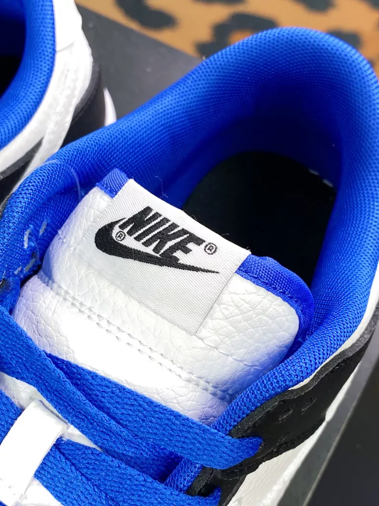 Nike SB Dunk Low Nike SB Dunk Low