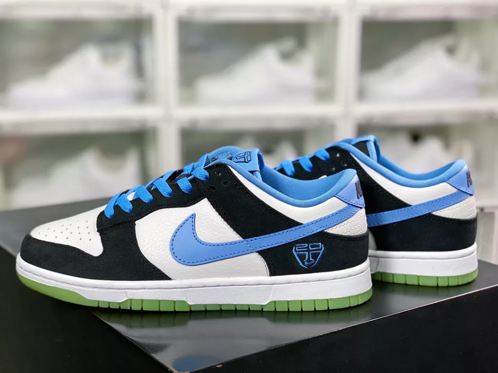 Nike SB Dunk Low Nike SB Dunk Low