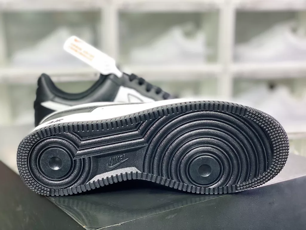 Nike Air Force 1'07 Low Nike Air Force 1'07 Low