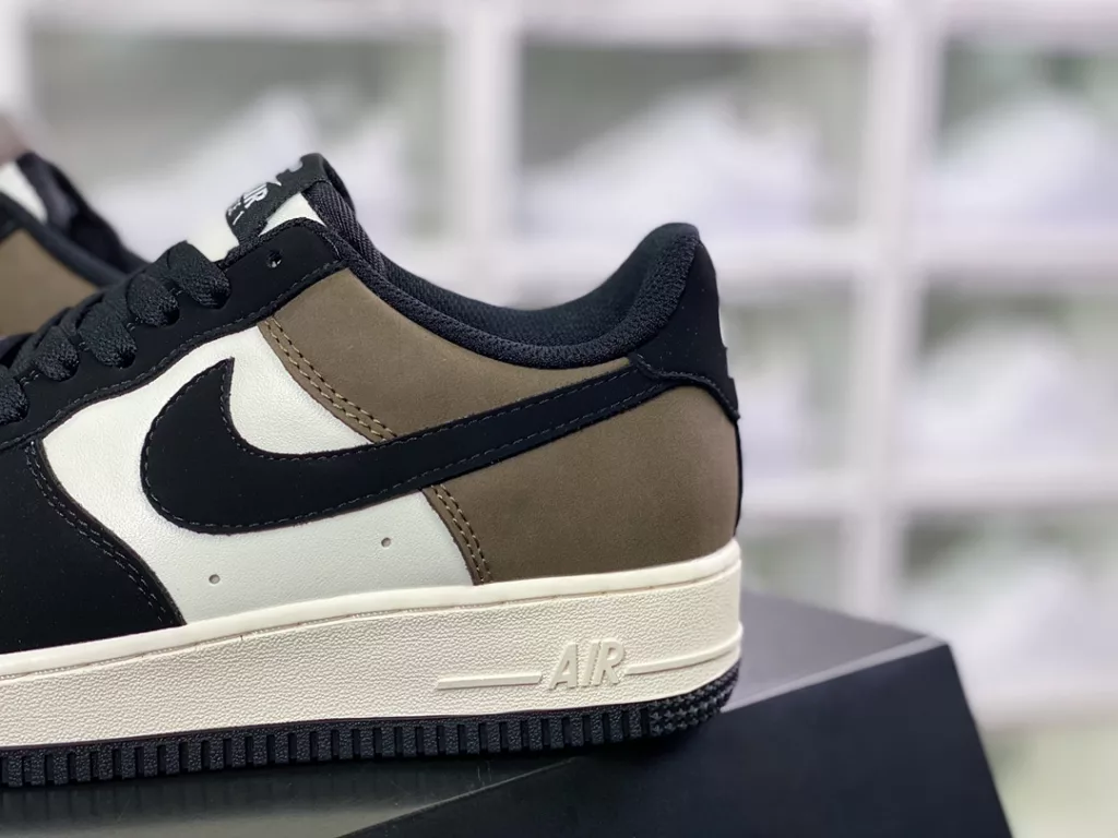Nike Air Force 1'07 Low Leather Nike Air Force 1'07 Low Leather