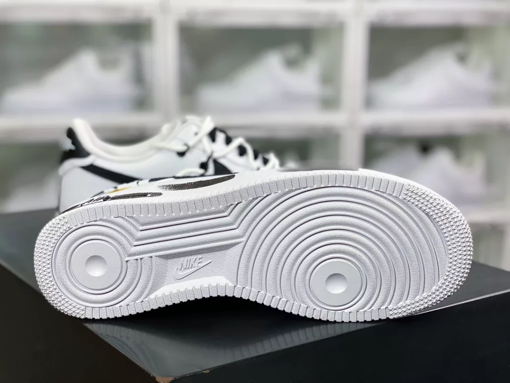 Nike Air Force 1 07 LV8 Nike Air Force 1 07 LV8