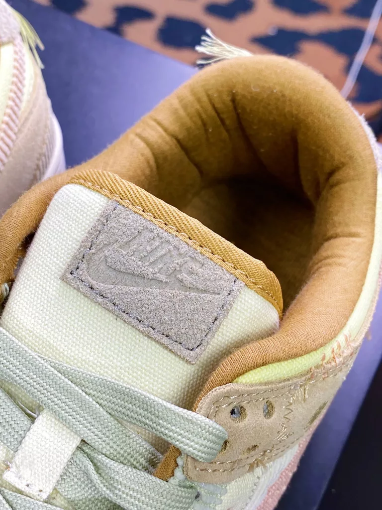The all-new Nike WMNS SB Dunk Low The all-new Nike WMNS SB Dunk Low