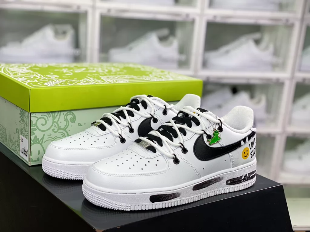 Nike Air Force 1 07 LV8 Nike Air Force 1 07 LV8