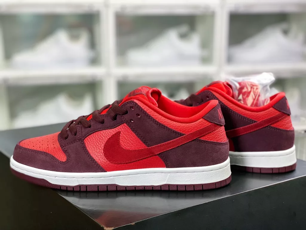 Nike SB Dunk Low Nike SB Dunk Low