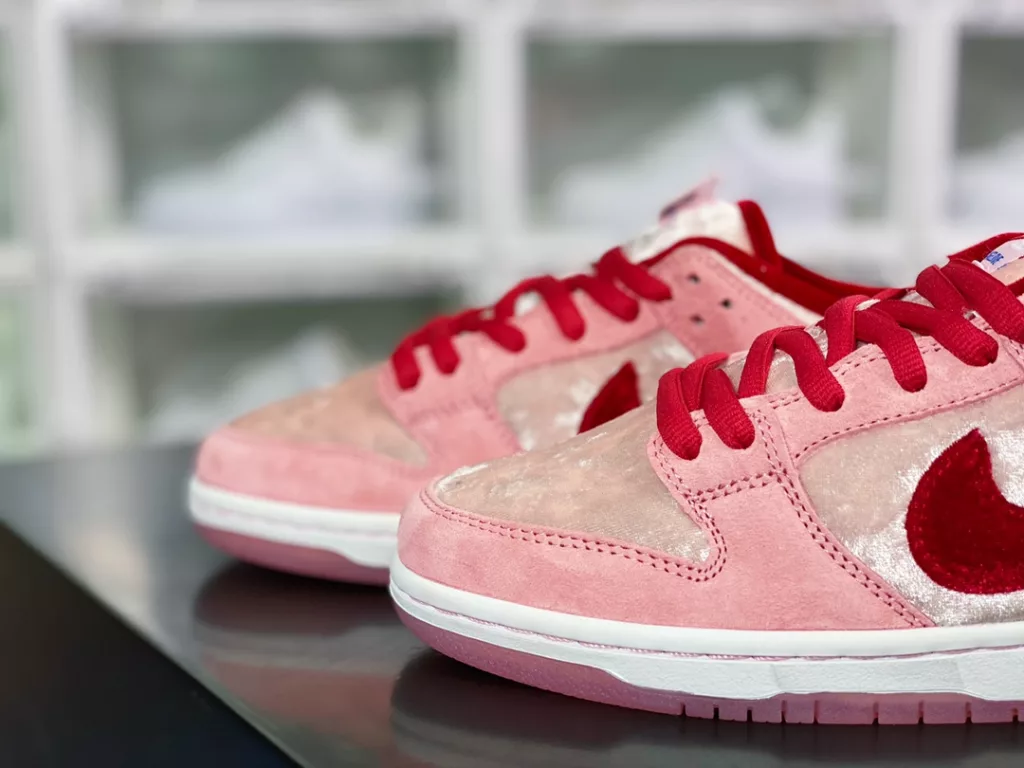 Nike SB Dunk Low Nike SB Dunk Low
