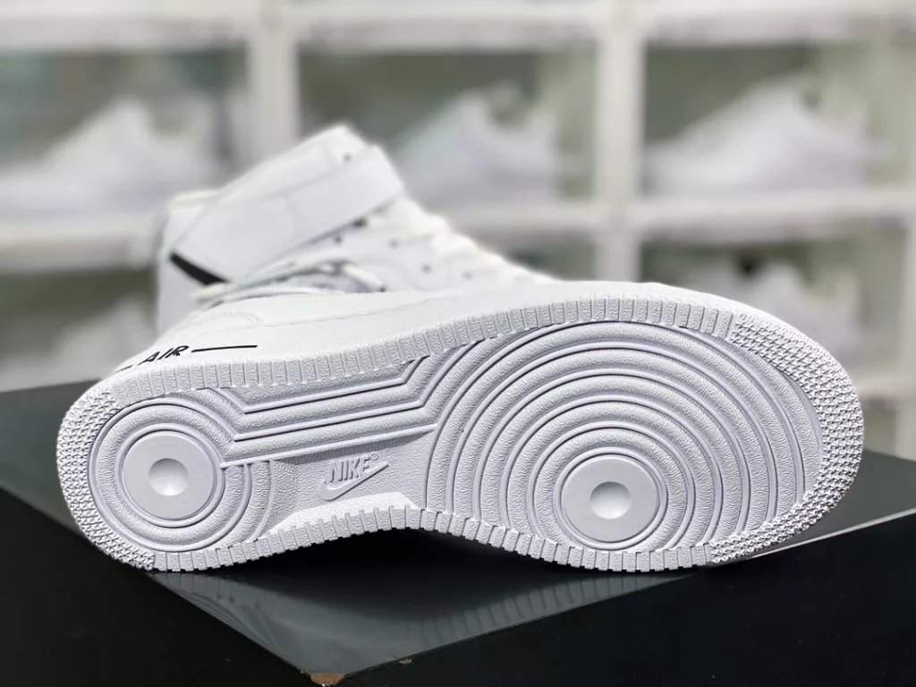 Nike Air Force 1 ´ 07 LV8 Mid Premium Nike Air Force 1 ´ 07 LV8 Mid Premium