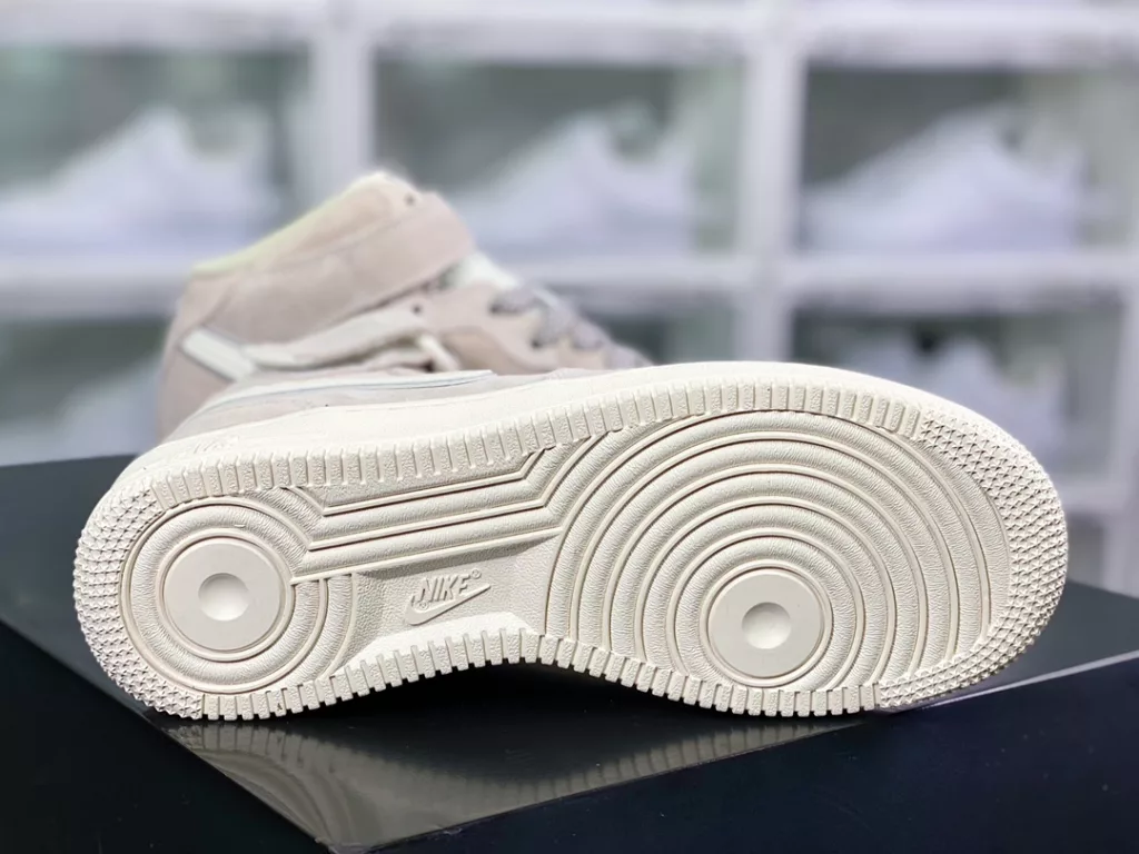 Air Force 1 ´ 07 Mid Suede Air Force 1 ´ 07 Mid Suede