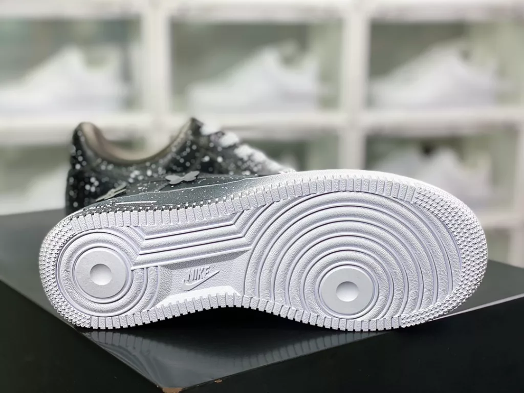 Nike Air Force 1'07 Low Nike Air Force 1'07 Low