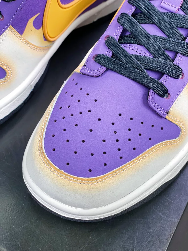 Nike SB Dunk Low Nike SB Dunk Low