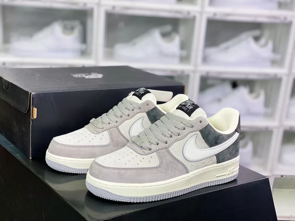Nike Air Force 1'07 Low LX Nike Air Force 1'07 Low LX