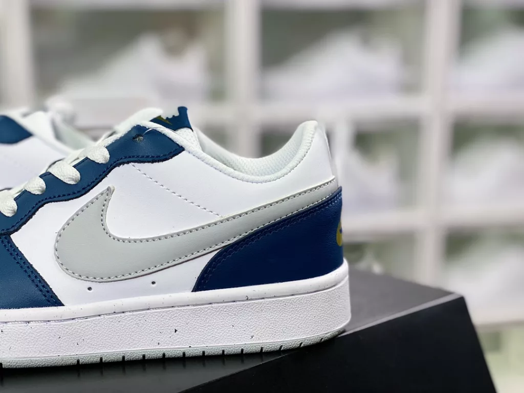 Nike SB Dunk Low Nike SB Dunk Low