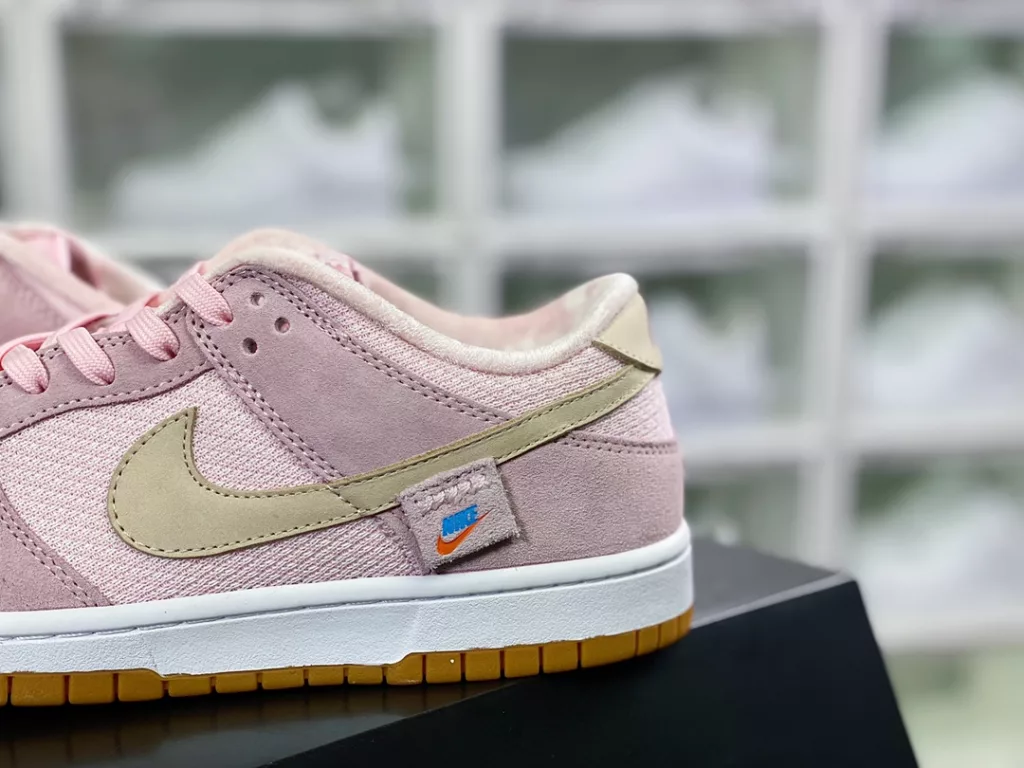 Nike SB Dunk Low Nike SB Dunk Low