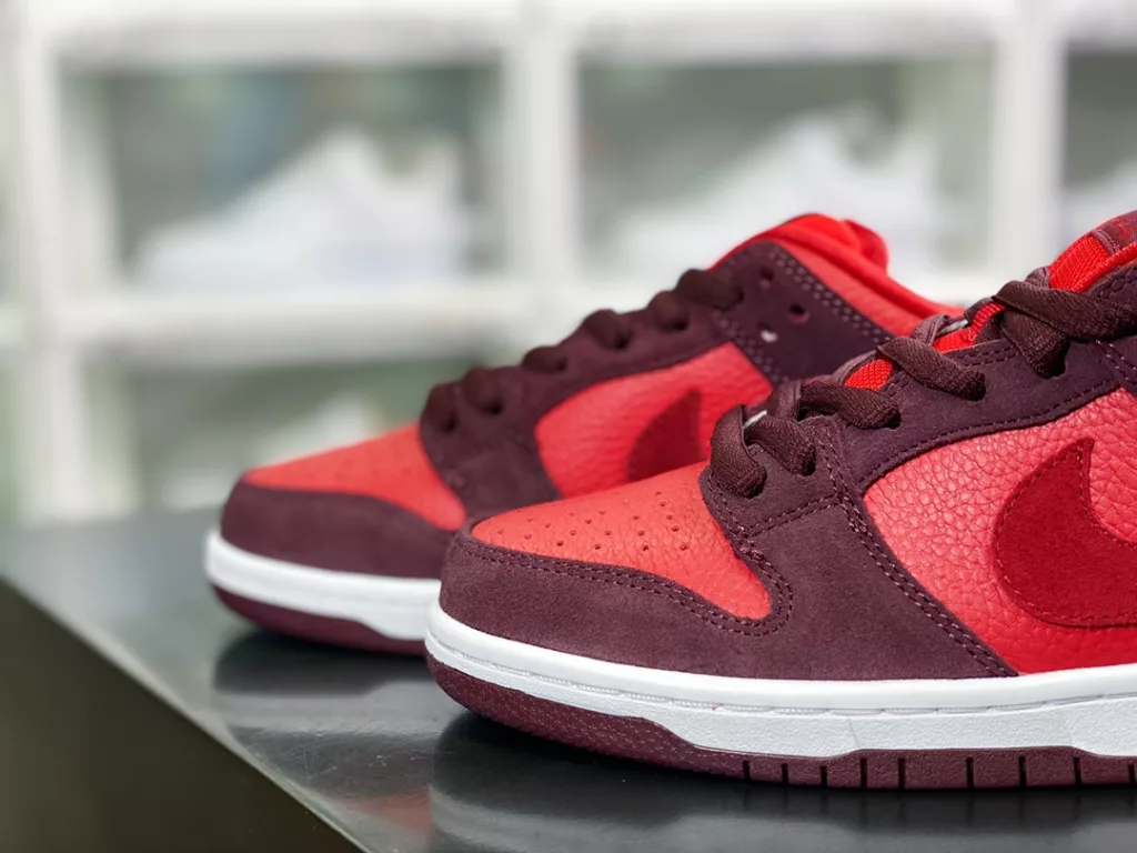 Nike SB Dunk Low Nike SB Dunk Low